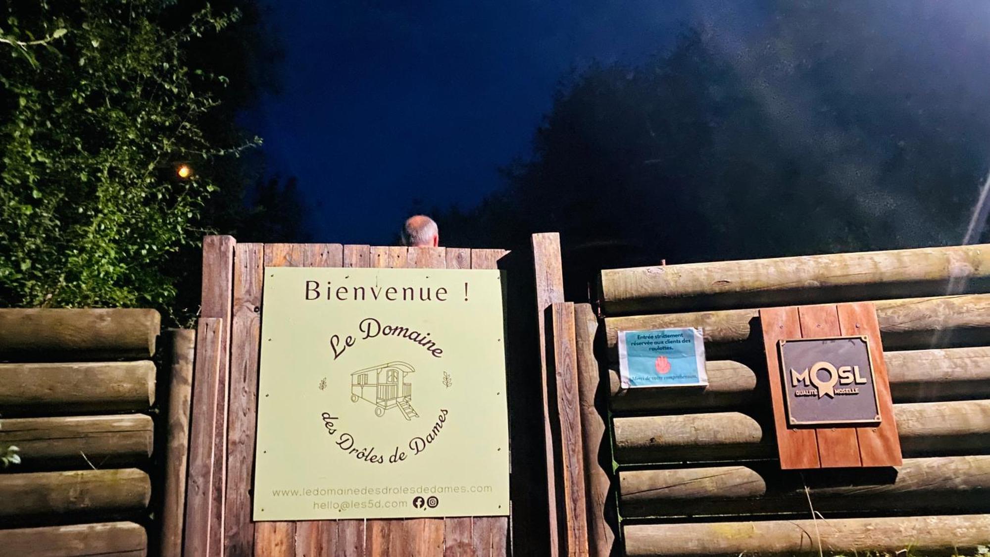 Hostal Le Domaine Des Droles De Dames Buding Exterior foto